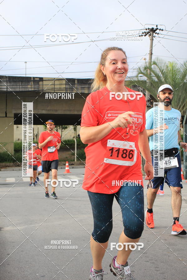 Buy your photos of the eventSantander Track & Field Run Series - Shopping Tambor on Fotop