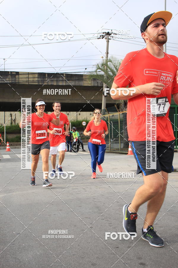Buy your photos of the eventSantander Track & Field Run Series - Shopping Tambor on Fotop