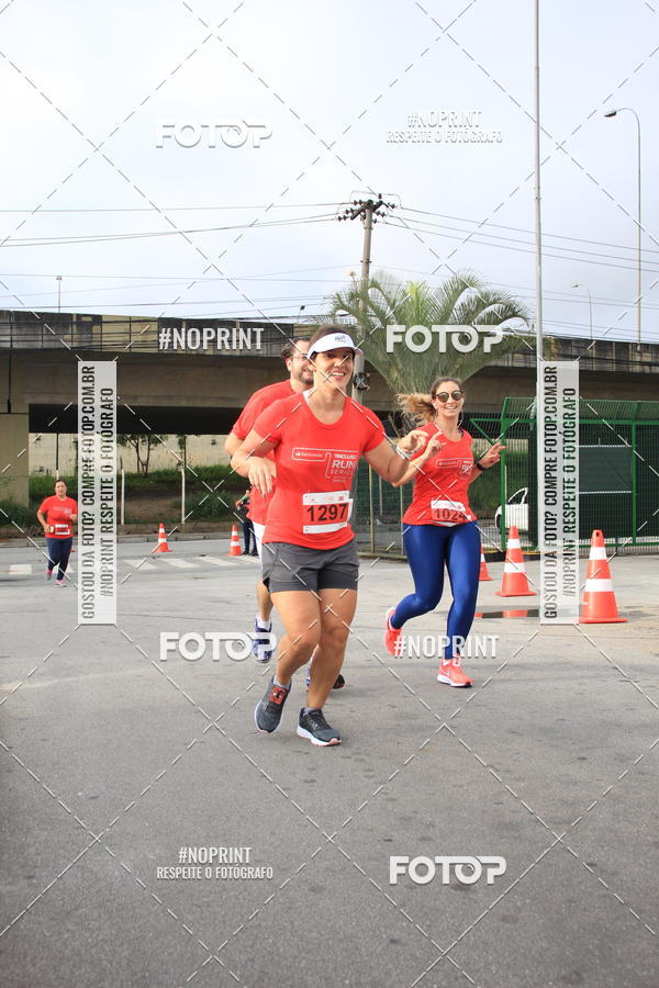 Buy your photos of the eventSantander Track & Field Run Series - Shopping Tambor on Fotop