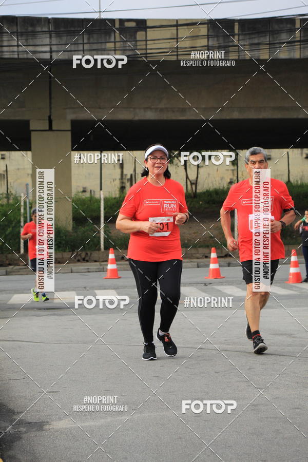 Buy your photos of the eventSantander Track & Field Run Series - Shopping Tambor on Fotop