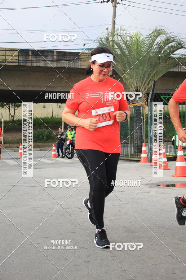 Buy your photos of the eventSantander Track & Field Run Series - Shopping Tambor on Fotop