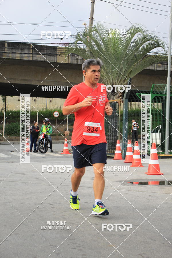 Buy your photos of the eventSantander Track & Field Run Series - Shopping Tambor on Fotop