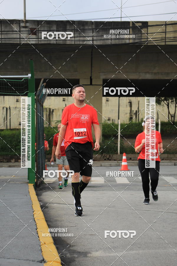 Buy your photos of the eventSantander Track & Field Run Series - Shopping Tambor on Fotop