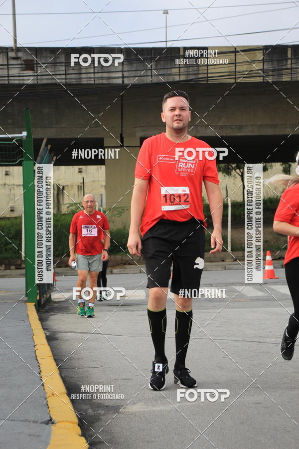 Buy your photos of the eventSantander Track & Field Run Series - Shopping Tambor on Fotop