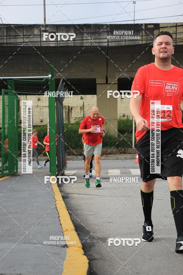 Buy your photos of the eventSantander Track & Field Run Series - Shopping Tambor on Fotop