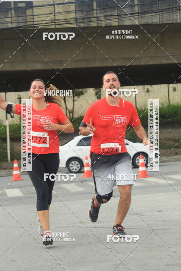 Buy your photos of the eventSantander Track & Field Run Series - Shopping Tambor on Fotop