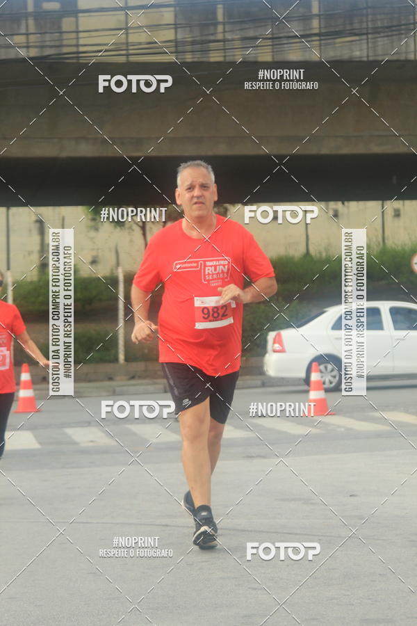 Buy your photos of the eventSantander Track & Field Run Series - Shopping Tambor on Fotop