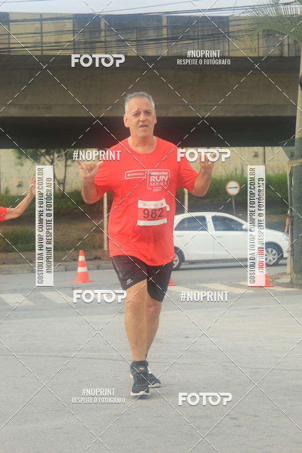 Buy your photos of the eventSantander Track & Field Run Series - Shopping Tambor on Fotop