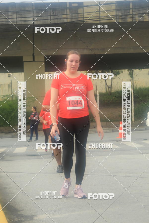 Buy your photos of the eventSantander Track & Field Run Series - Shopping Tambor on Fotop