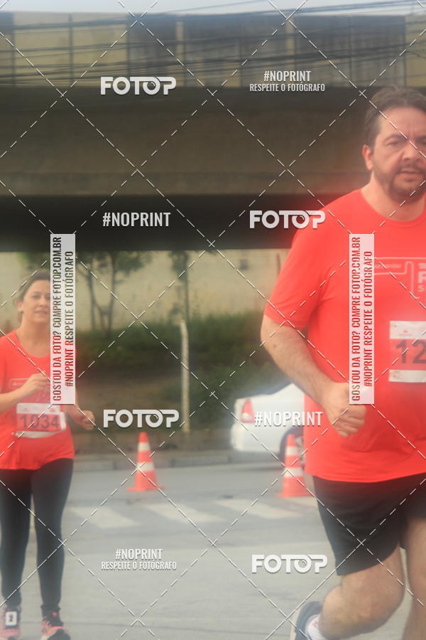 Buy your photos of the eventSantander Track & Field Run Series - Shopping Tambor on Fotop