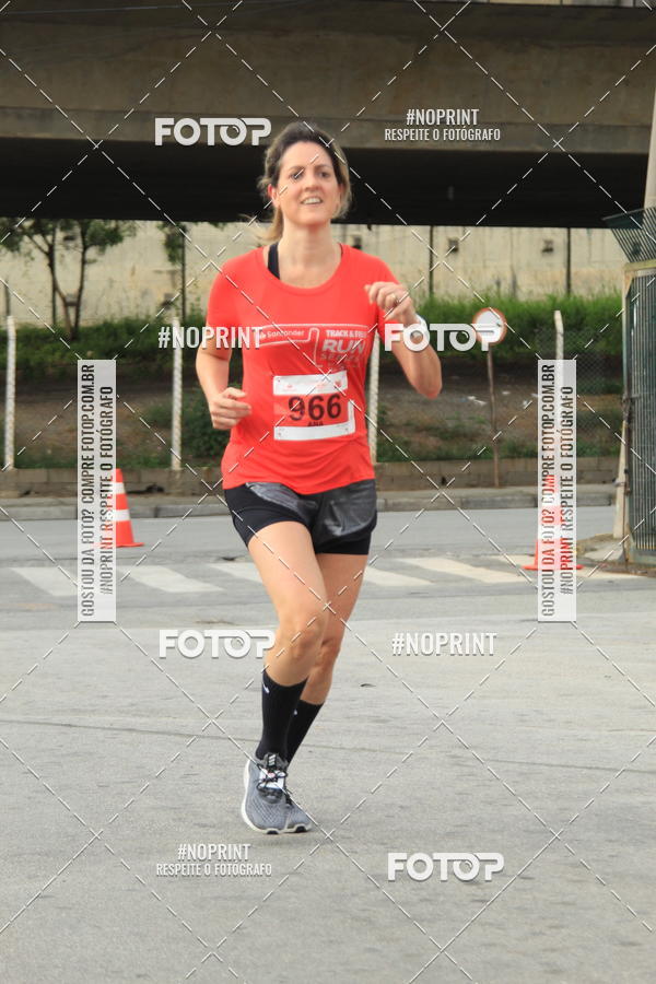 Buy your photos of the eventSantander Track & Field Run Series - Shopping Tambor on Fotop
