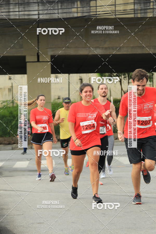 Buy your photos of the eventSantander Track & Field Run Series - Shopping Tambor on Fotop