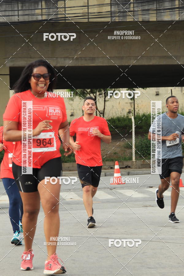 Buy your photos of the eventSantander Track & Field Run Series - Shopping Tambor on Fotop