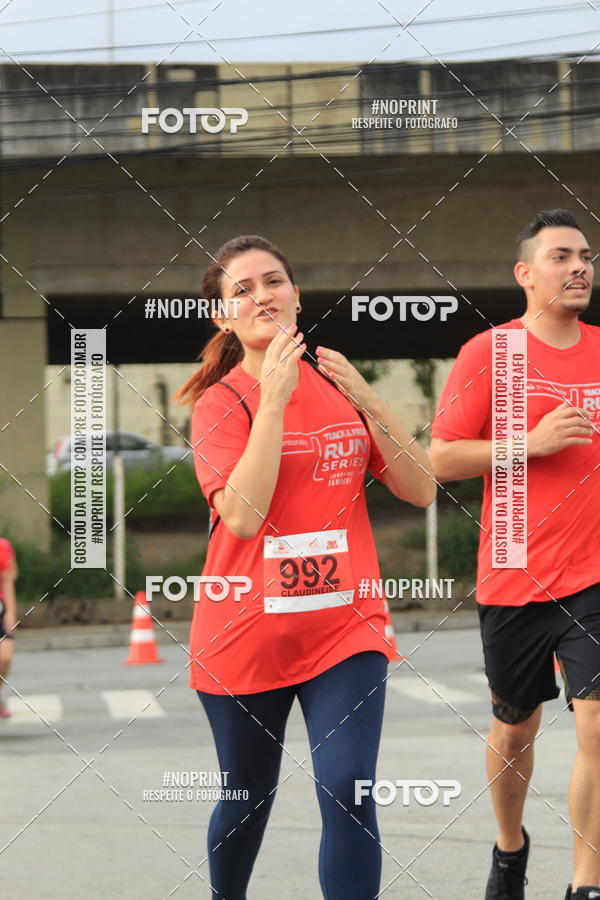 Buy your photos of the eventSantander Track & Field Run Series - Shopping Tambor on Fotop