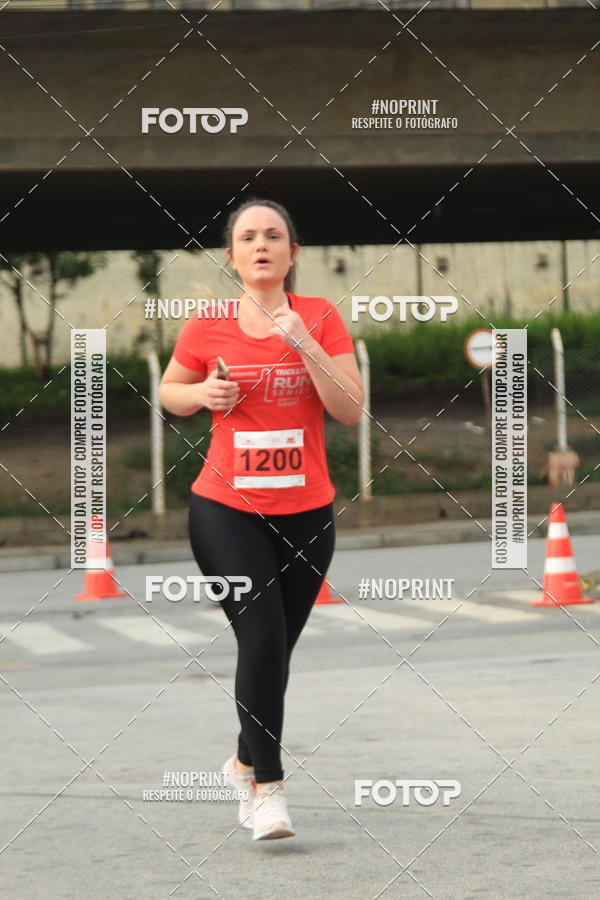 Buy your photos of the eventSantander Track & Field Run Series - Shopping Tambor on Fotop