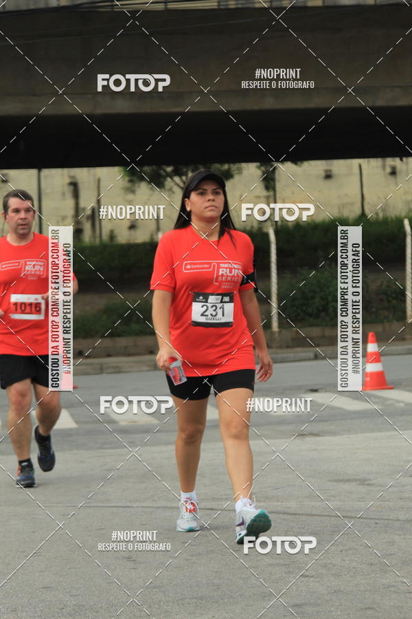 Buy your photos of the eventSantander Track & Field Run Series - Shopping Tambor on Fotop