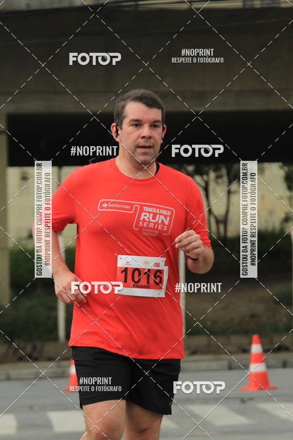 Buy your photos of the eventSantander Track & Field Run Series - Shopping Tambor on Fotop