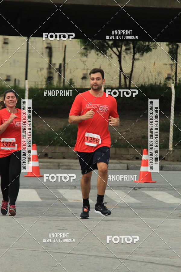 Buy your photos of the eventSantander Track & Field Run Series - Shopping Tambor on Fotop