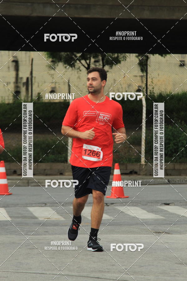 Buy your photos of the eventSantander Track & Field Run Series - Shopping Tambor on Fotop