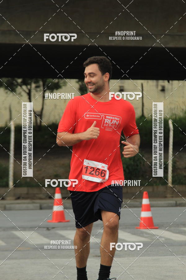 Buy your photos of the eventSantander Track & Field Run Series - Shopping Tambor on Fotop