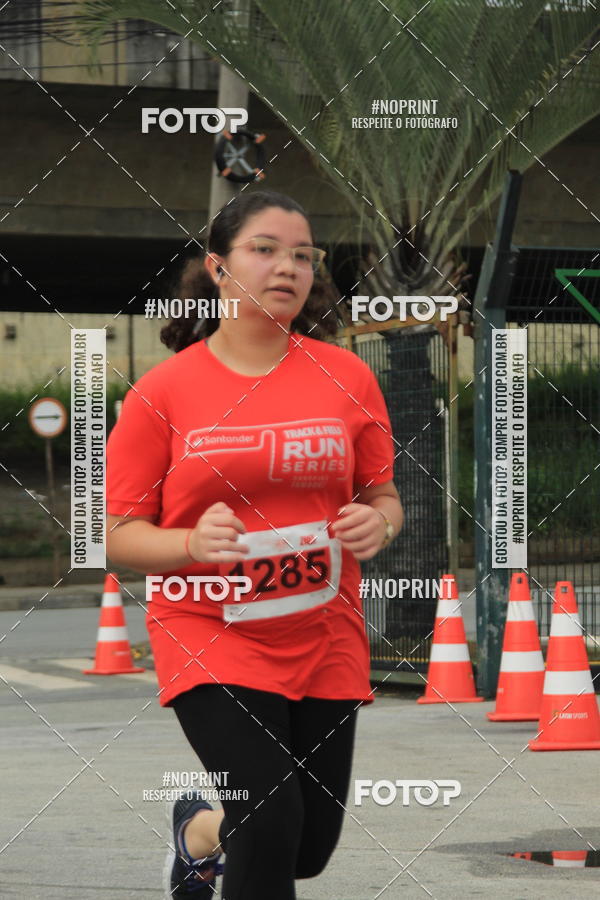 Buy your photos of the eventSantander Track & Field Run Series - Shopping Tambor on Fotop