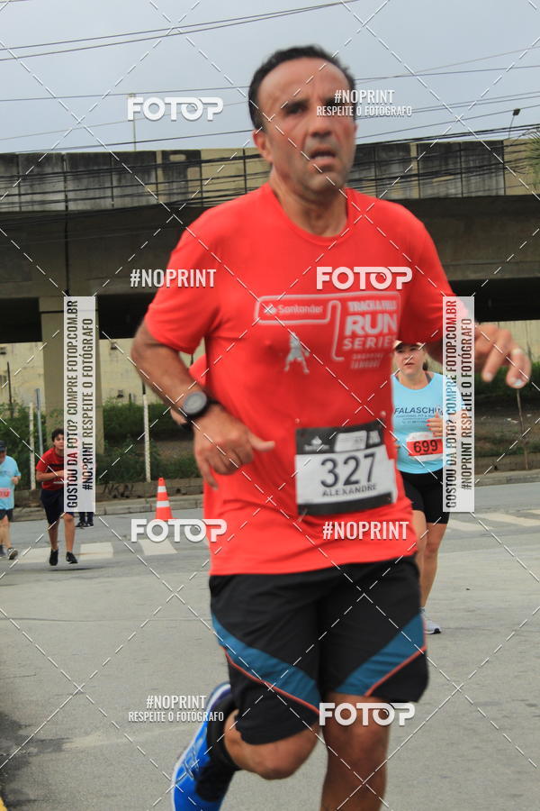 Buy your photos of the eventSantander Track & Field Run Series - Shopping Tambor on Fotop