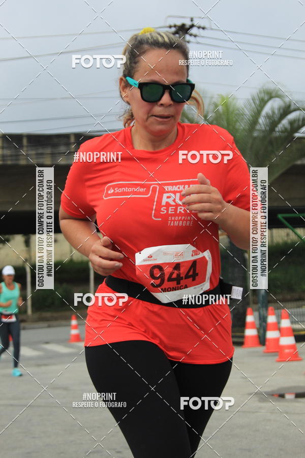 Buy your photos of the eventSantander Track & Field Run Series - Shopping Tambor on Fotop