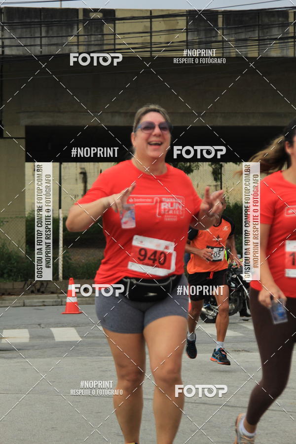 Buy your photos of the eventSantander Track & Field Run Series - Shopping Tambor on Fotop