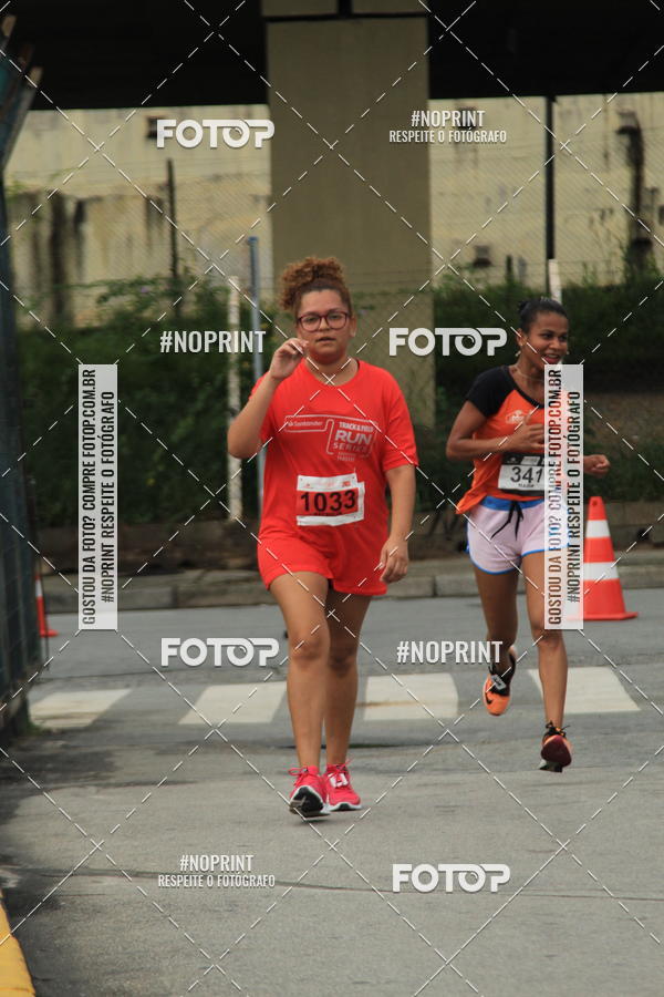 Buy your photos of the eventSantander Track & Field Run Series - Shopping Tambor on Fotop