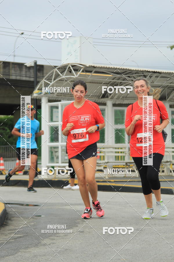 Buy your photos of the eventSantander Track & Field Run Series - Shopping Tambor on Fotop