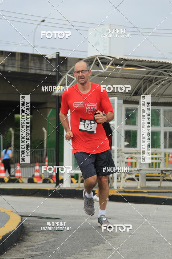 Buy your photos of the eventSantander Track & Field Run Series - Shopping Tambor on Fotop