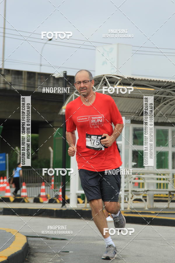 Buy your photos of the eventSantander Track & Field Run Series - Shopping Tambor on Fotop