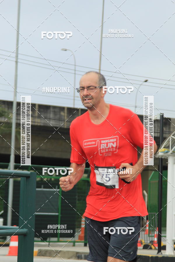 Buy your photos of the eventSantander Track & Field Run Series - Shopping Tambor on Fotop