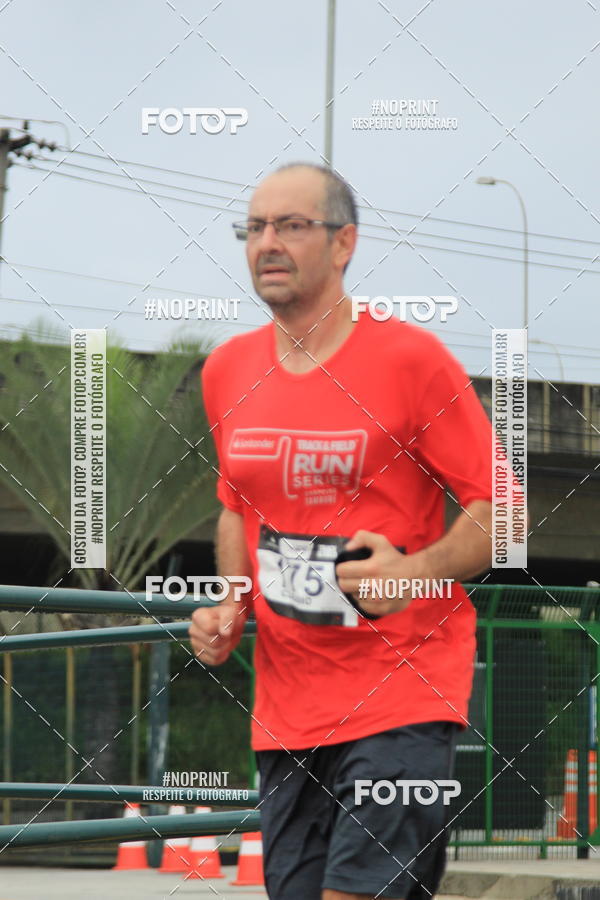 Buy your photos of the eventSantander Track & Field Run Series - Shopping Tambor on Fotop