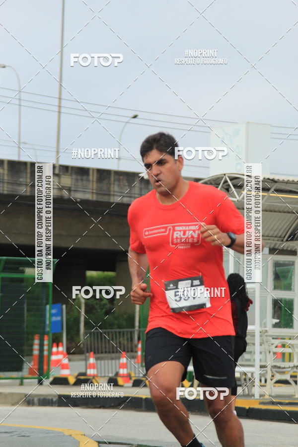 Buy your photos of the eventSantander Track & Field Run Series - Shopping Tambor on Fotop