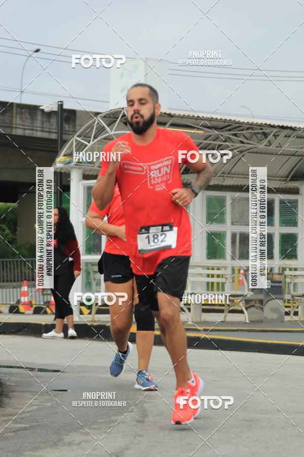 Buy your photos of the eventSantander Track & Field Run Series - Shopping Tambor on Fotop