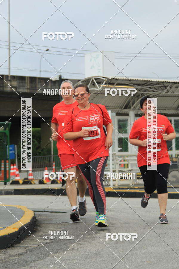 Buy your photos of the eventSantander Track & Field Run Series - Shopping Tambor on Fotop