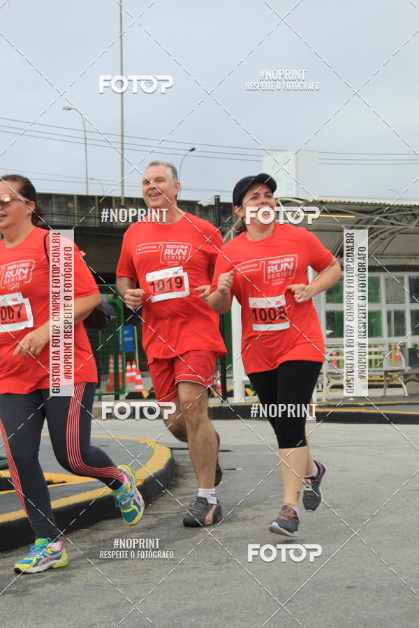 Buy your photos of the eventSantander Track & Field Run Series - Shopping Tambor on Fotop