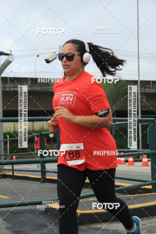 Buy your photos of the eventSantander Track & Field Run Series - Shopping Tambor on Fotop