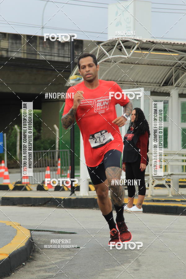 Buy your photos of the eventSantander Track & Field Run Series - Shopping Tambor on Fotop