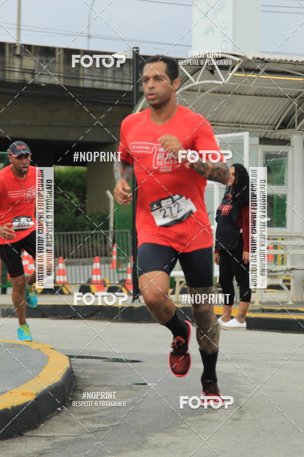 Buy your photos of the eventSantander Track & Field Run Series - Shopping Tambor on Fotop