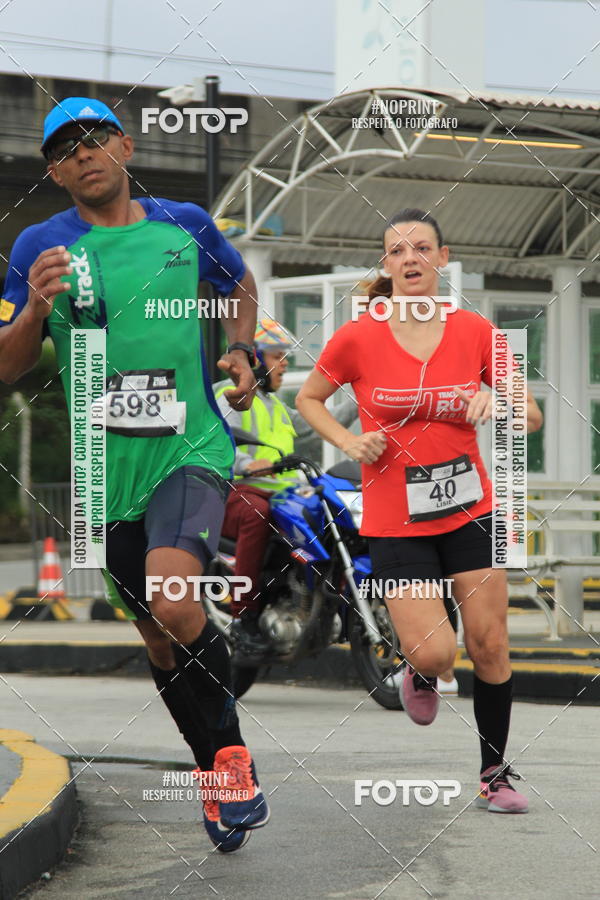 Buy your photos of the eventSantander Track & Field Run Series - Shopping Tambor on Fotop