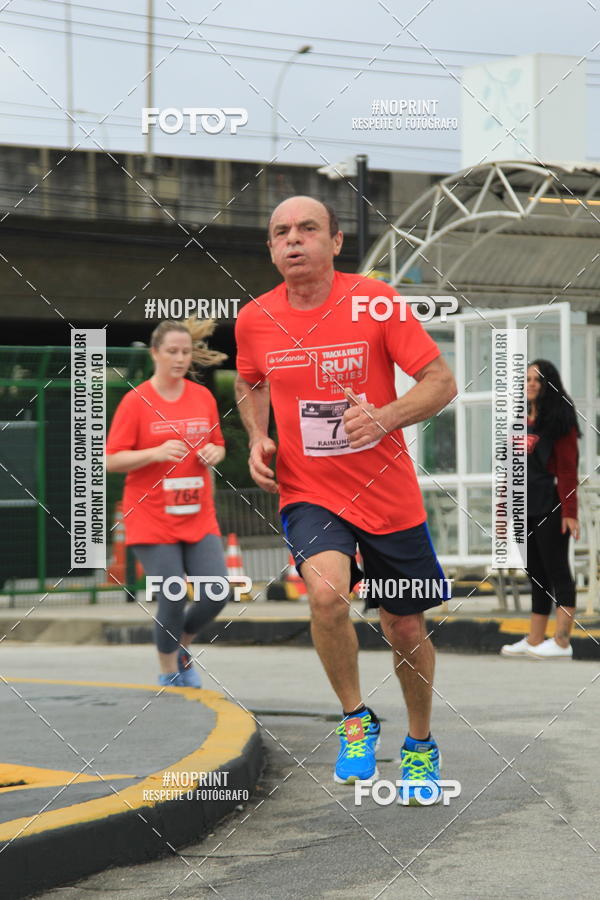 Buy your photos of the eventSantander Track & Field Run Series - Shopping Tambor on Fotop