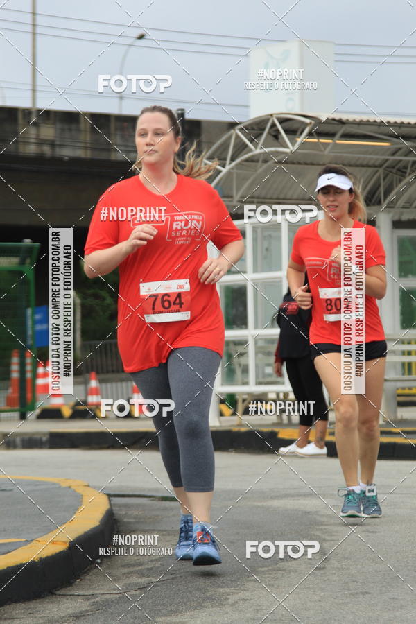 Buy your photos of the eventSantander Track & Field Run Series - Shopping Tambor on Fotop