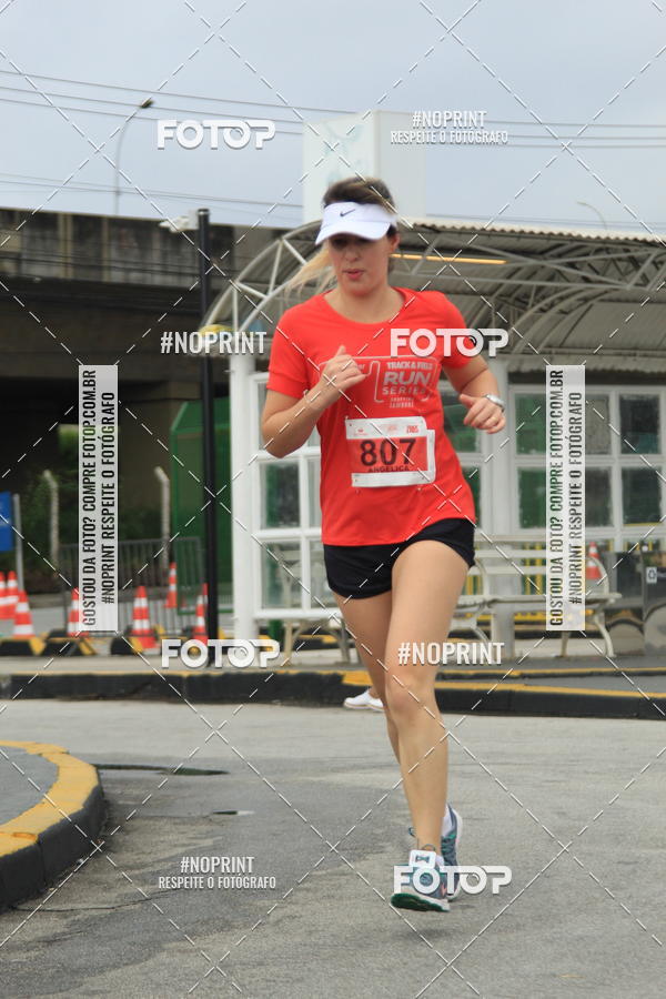 Buy your photos of the eventSantander Track & Field Run Series - Shopping Tambor on Fotop