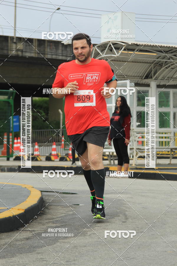 Buy your photos of the eventSantander Track & Field Run Series - Shopping Tambor on Fotop