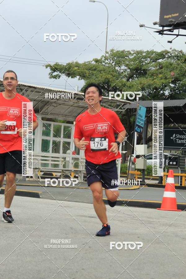 Buy your photos of the eventSantander Track & Field Run Series - Shopping Tambor on Fotop