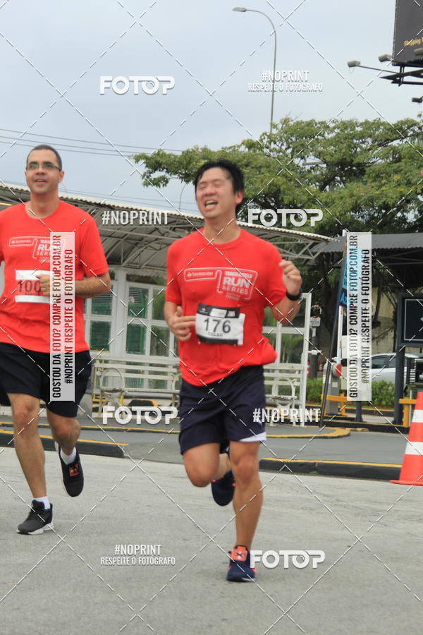 Buy your photos of the eventSantander Track & Field Run Series - Shopping Tambor on Fotop