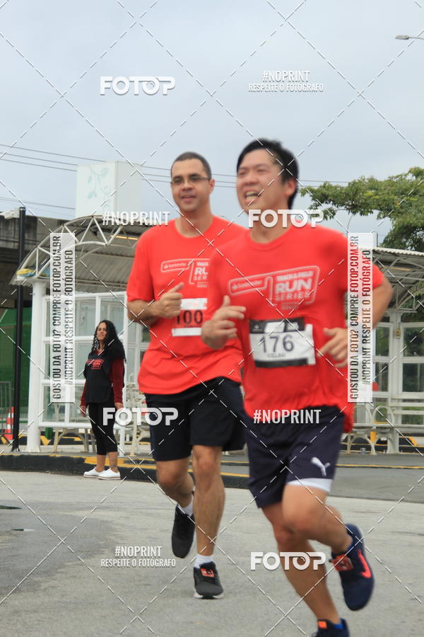 Buy your photos of the eventSantander Track & Field Run Series - Shopping Tambor on Fotop