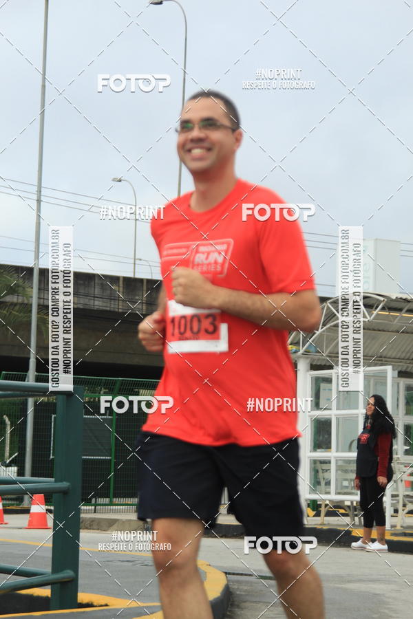 Buy your photos of the eventSantander Track & Field Run Series - Shopping Tambor on Fotop